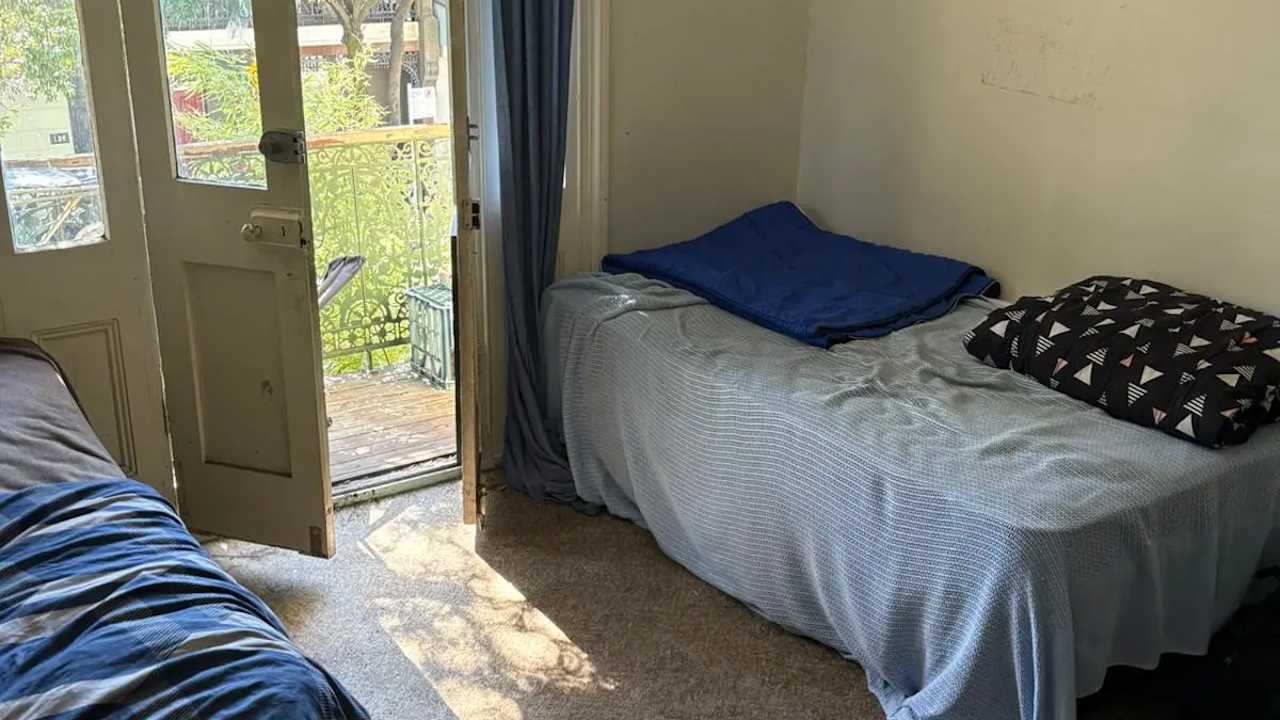 Furnished room in a share house