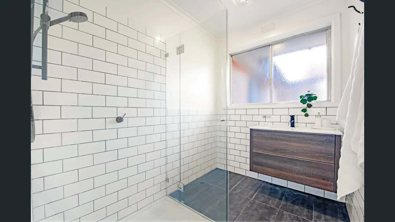 Room in a share house
