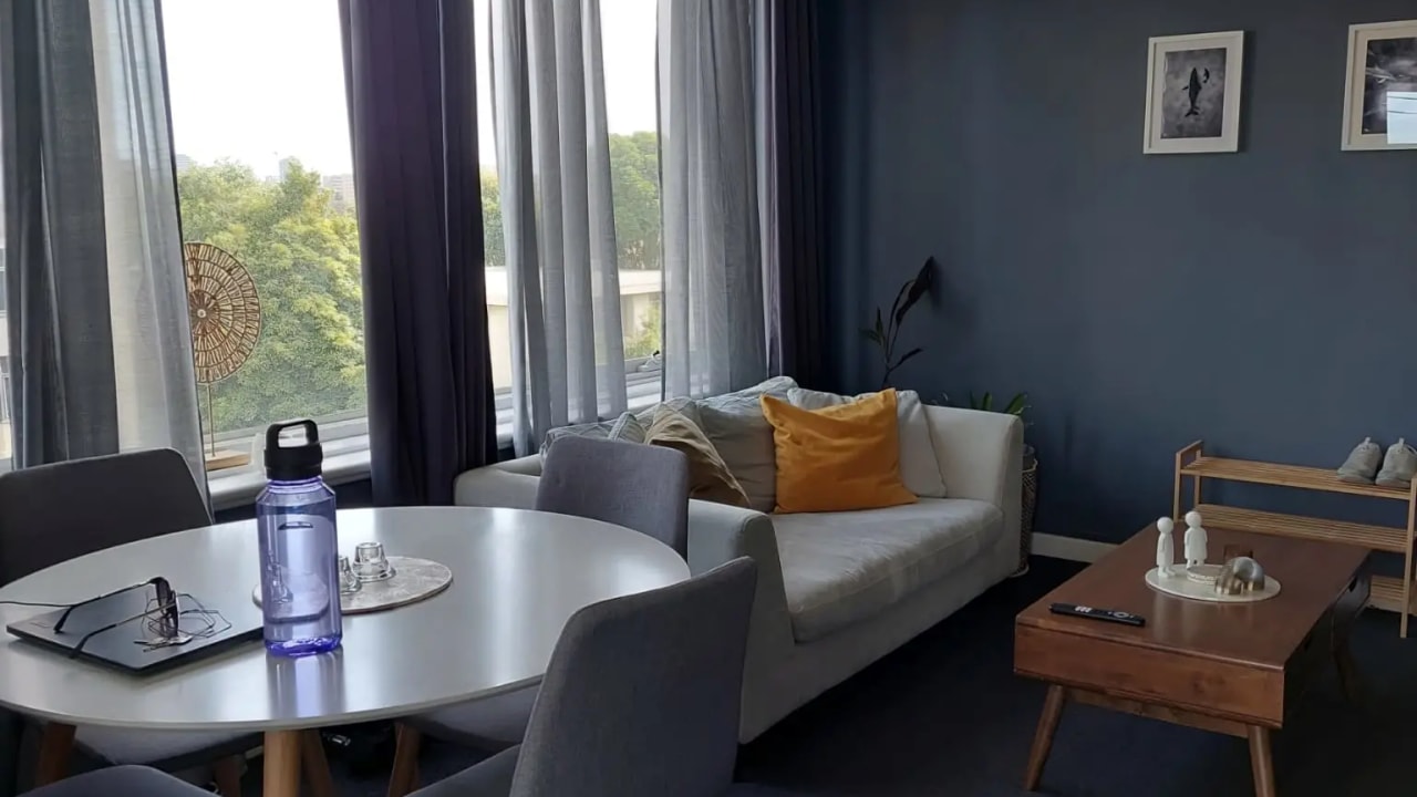 Whole property with 1 room for rent
