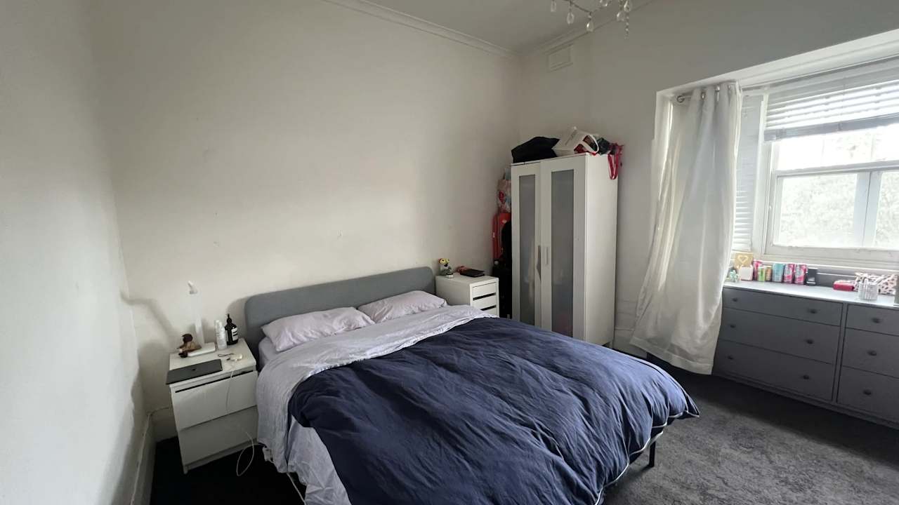Room in a share house