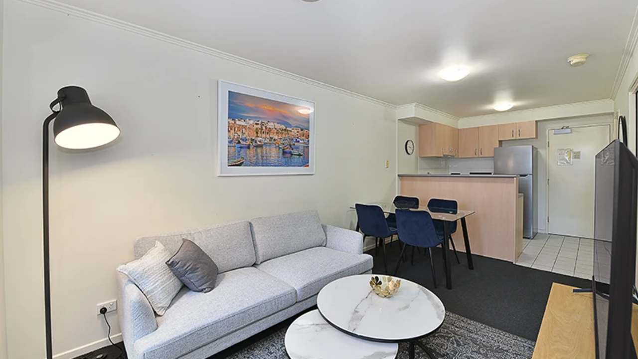 Whole property with 2 rooms for rent