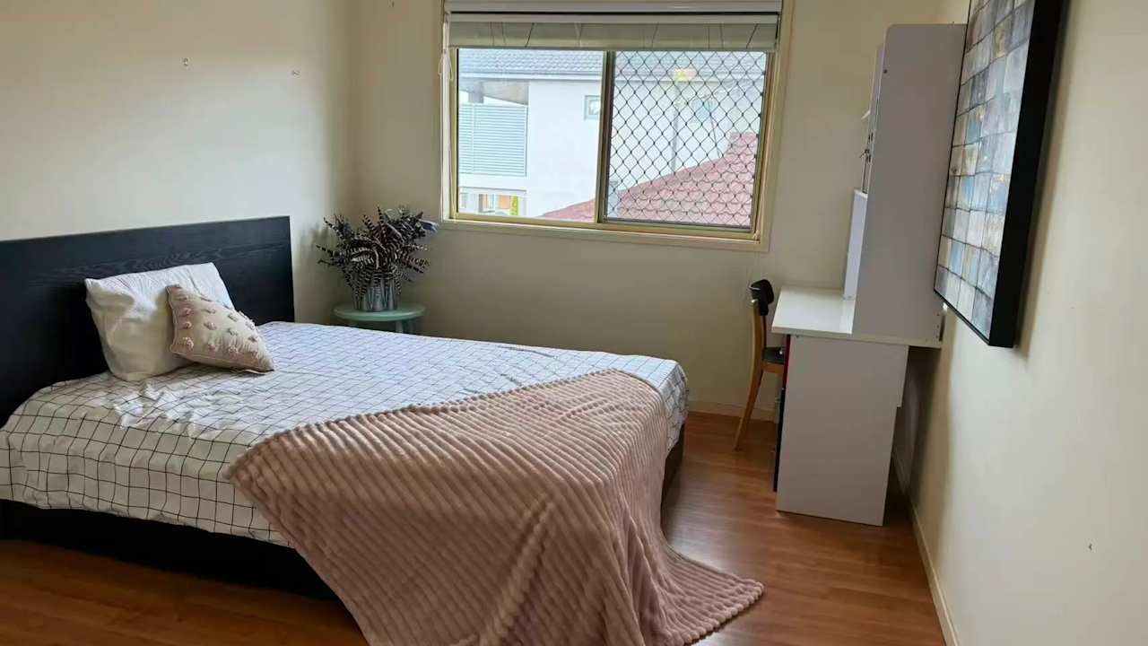 Furnished room in a share house