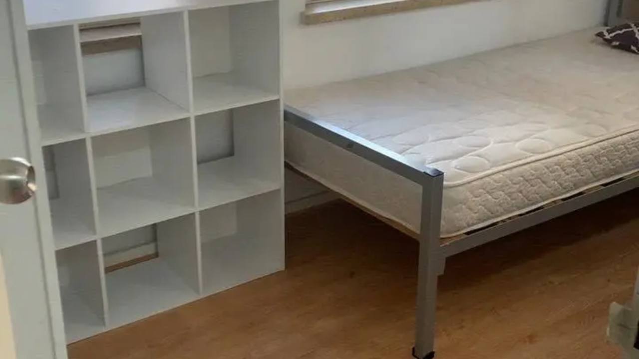 Furnished room in a flatshare