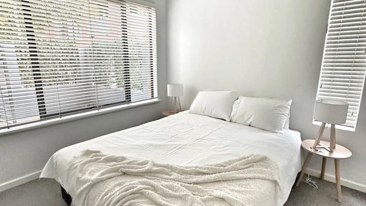 Furnished room with ensuite in a flatshare