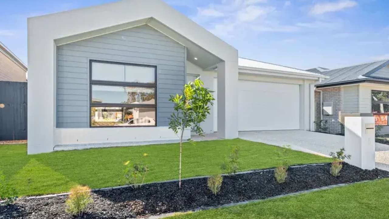 Furnished room with ensuite in a share house