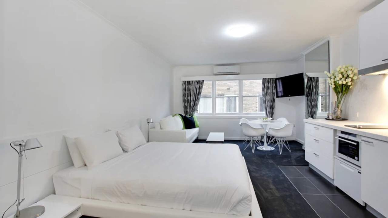 Furnished room studio flat for rent
