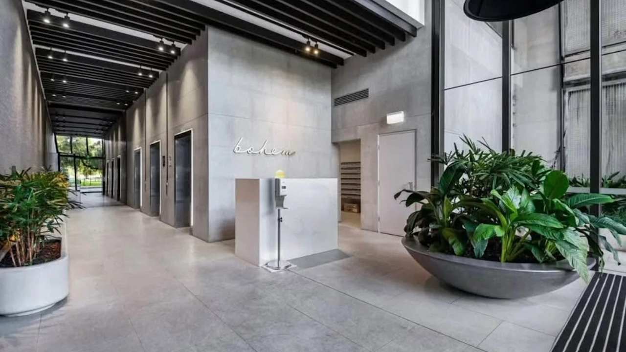 Furnished room with own bathroom
