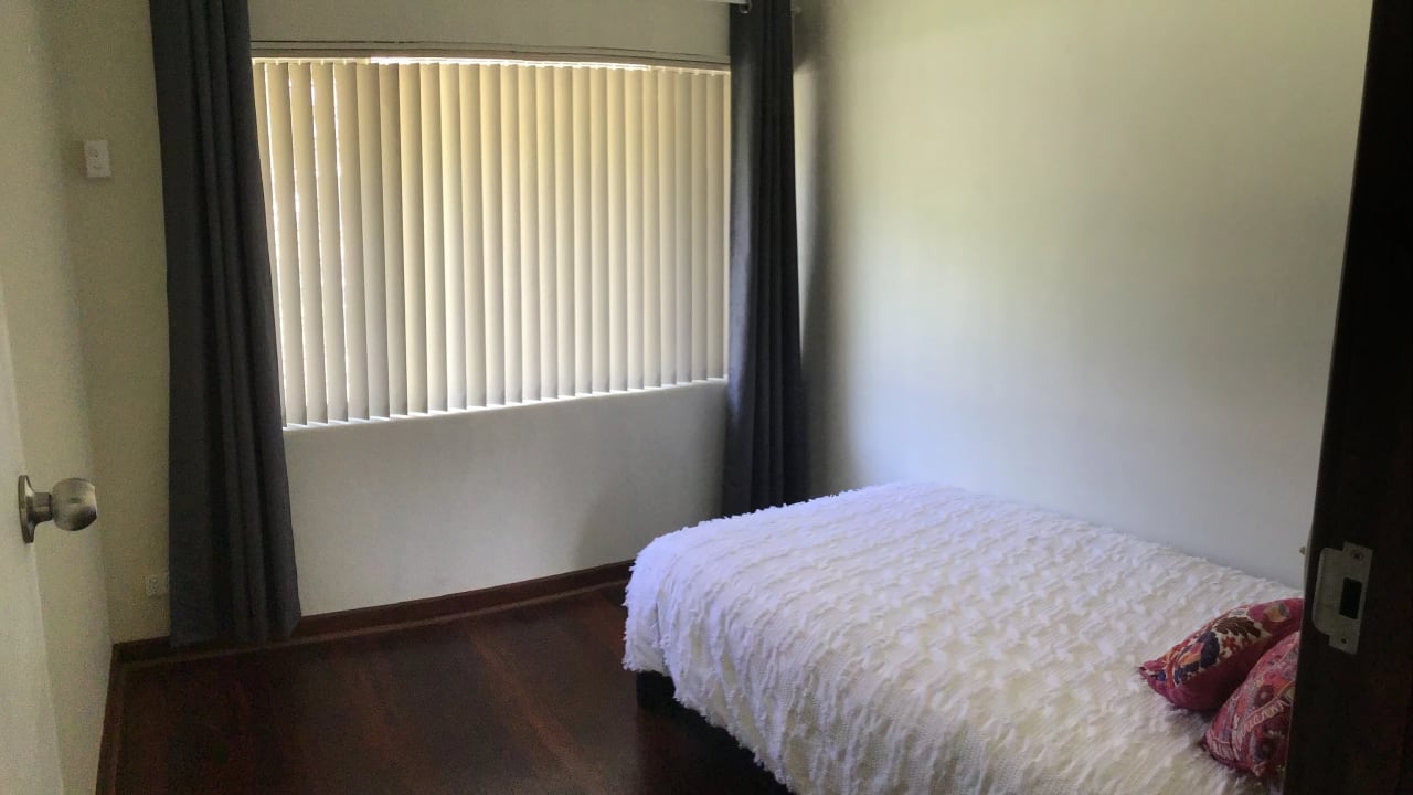 Room in a share house
