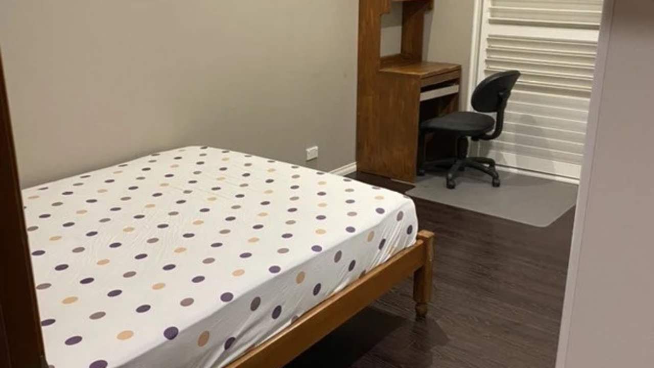 Room in a share house
