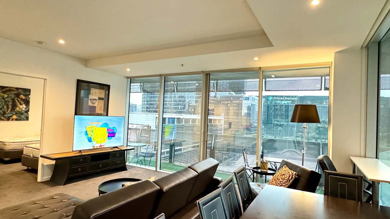 Furnished room with ensuite in a flatshare