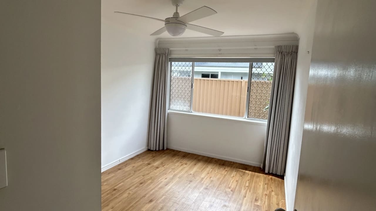 Unfurnished room in a flatshare