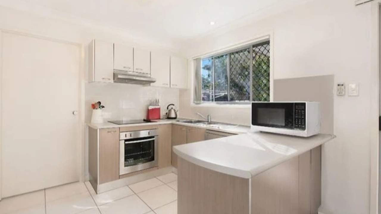 Unfurnished room with ensuite in a flatshare