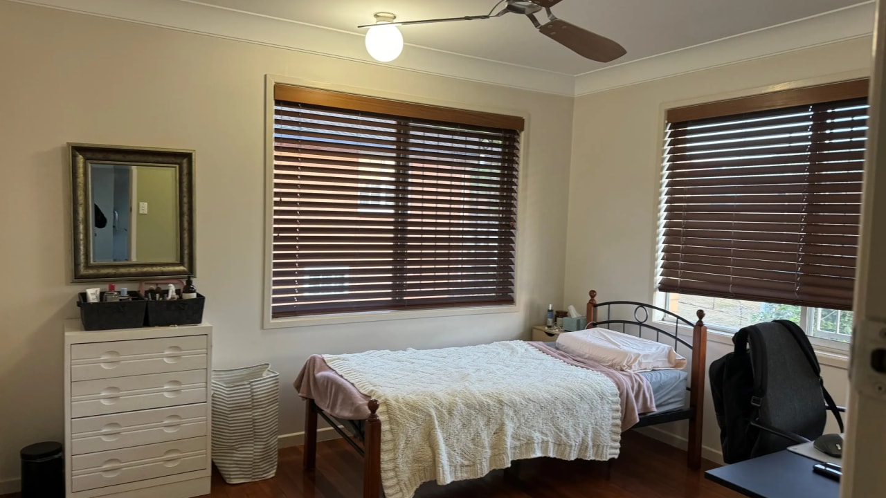 Furnished room in a share house