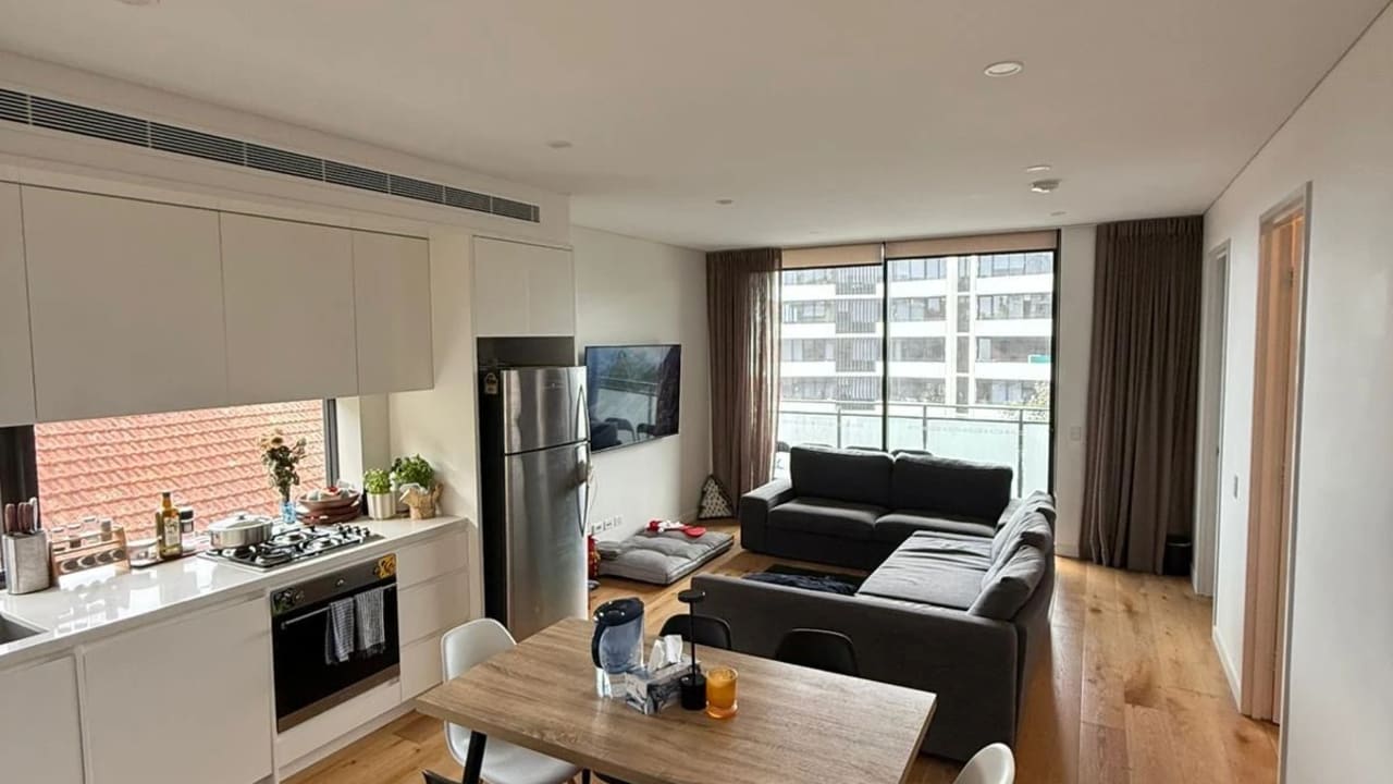 Furnished room in a flatshare