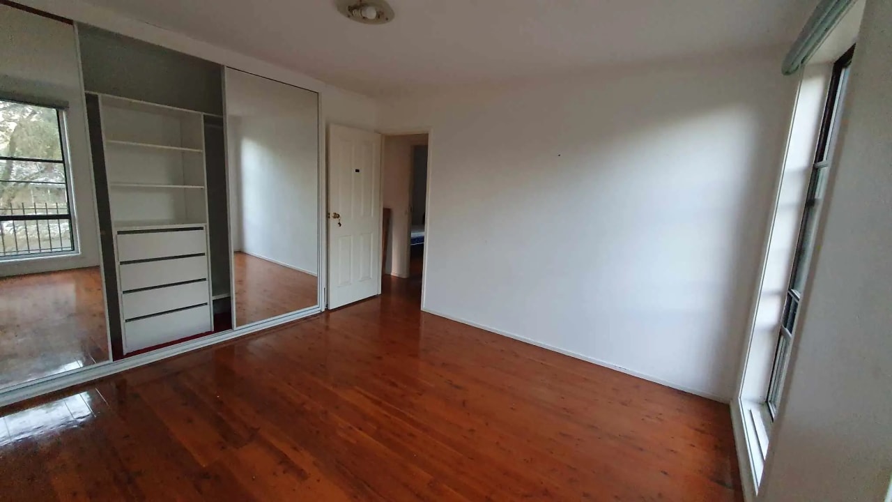 Room in a share house