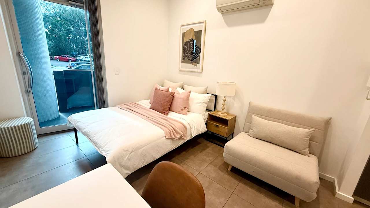 Room studio flat for rent