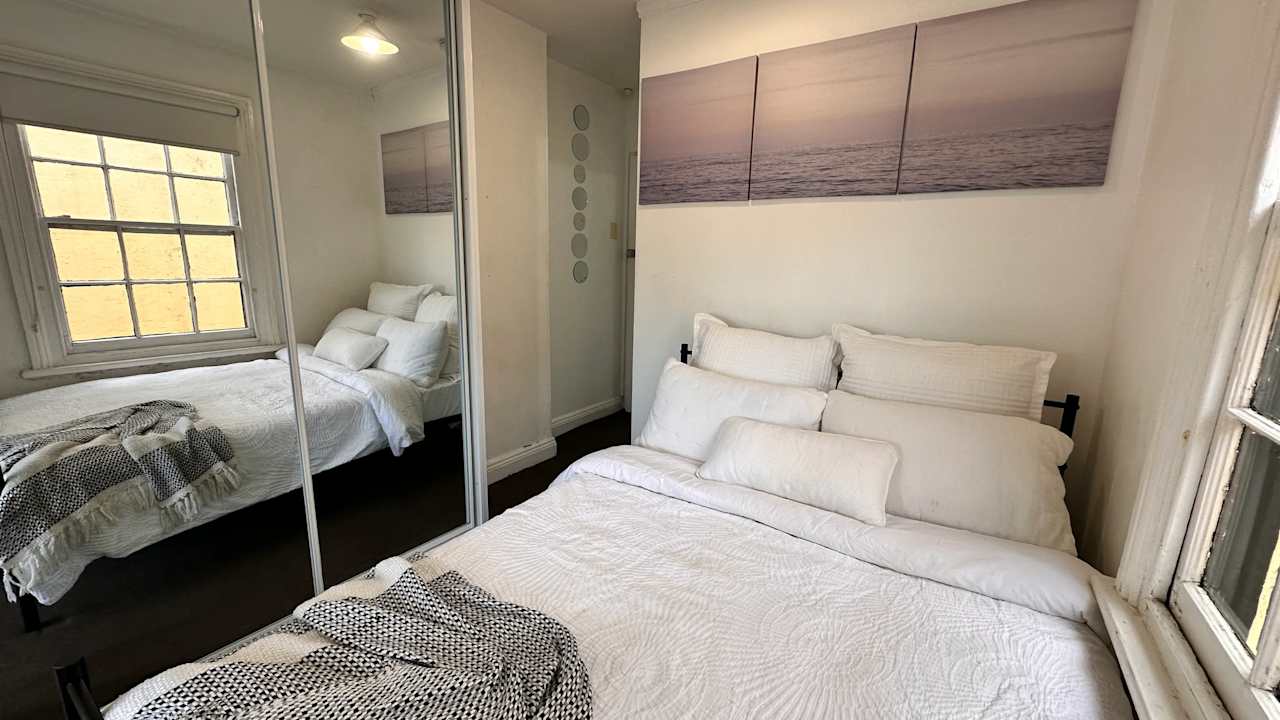 Whole property with 1 room for rent