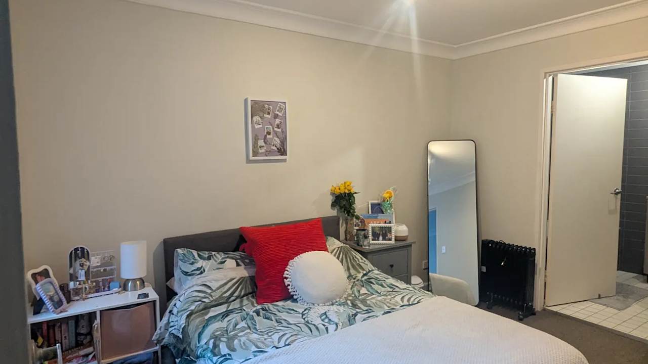 Furnished room in a share house