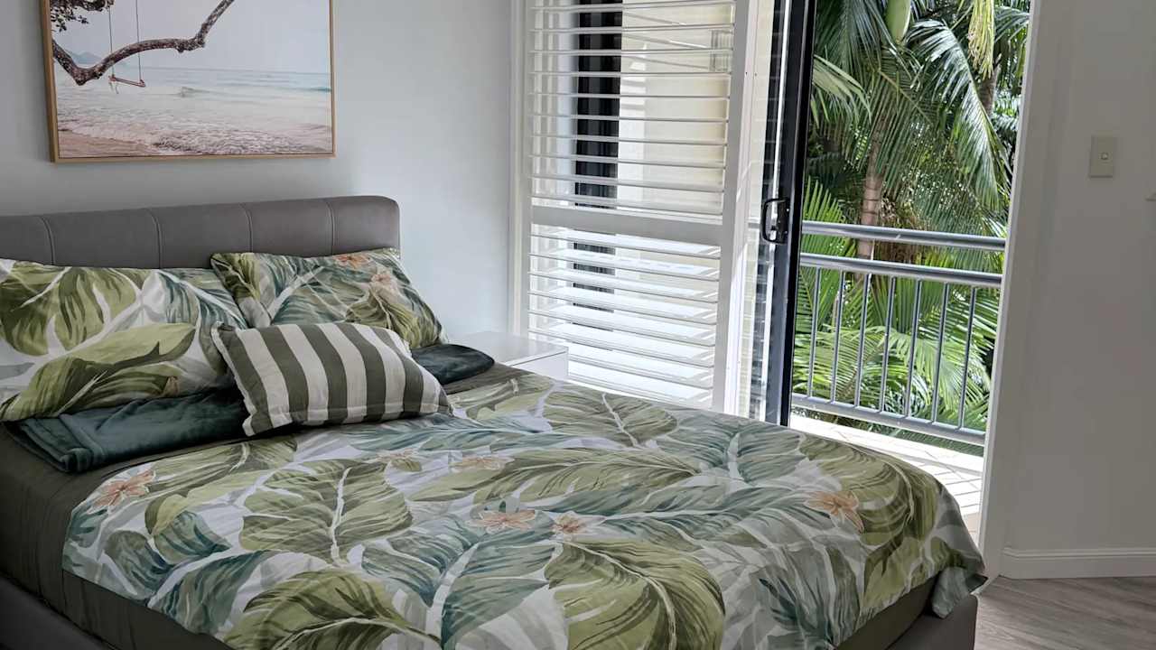 Furnished room with ensuite in a flatshare