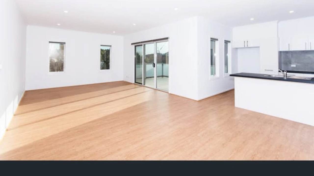 Unfurnished room in a flatshare