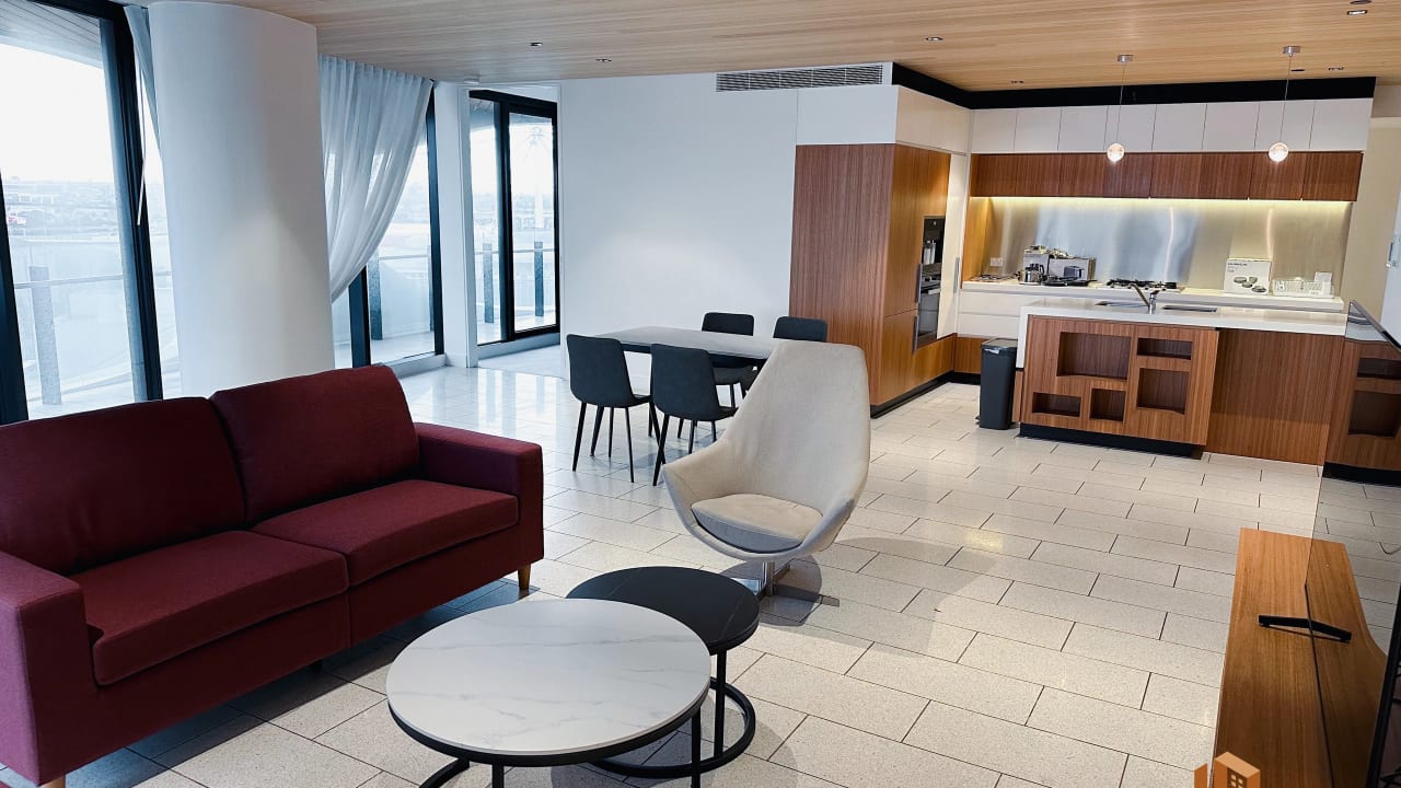 Furnished room with ensuite in a flatshare