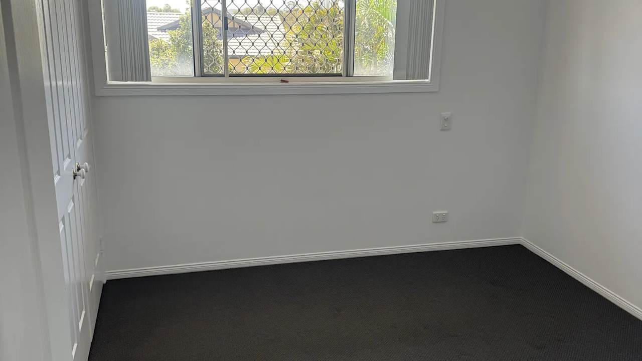 Room in a share house