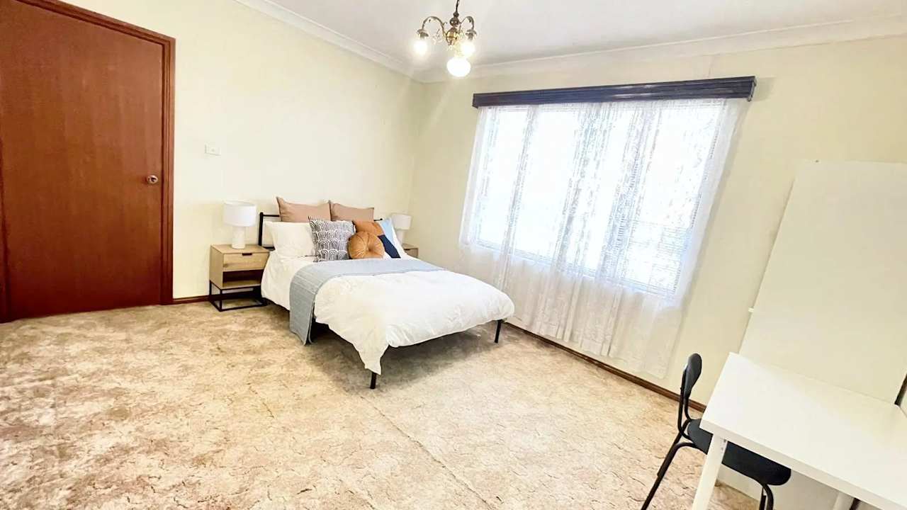 Room in a share house