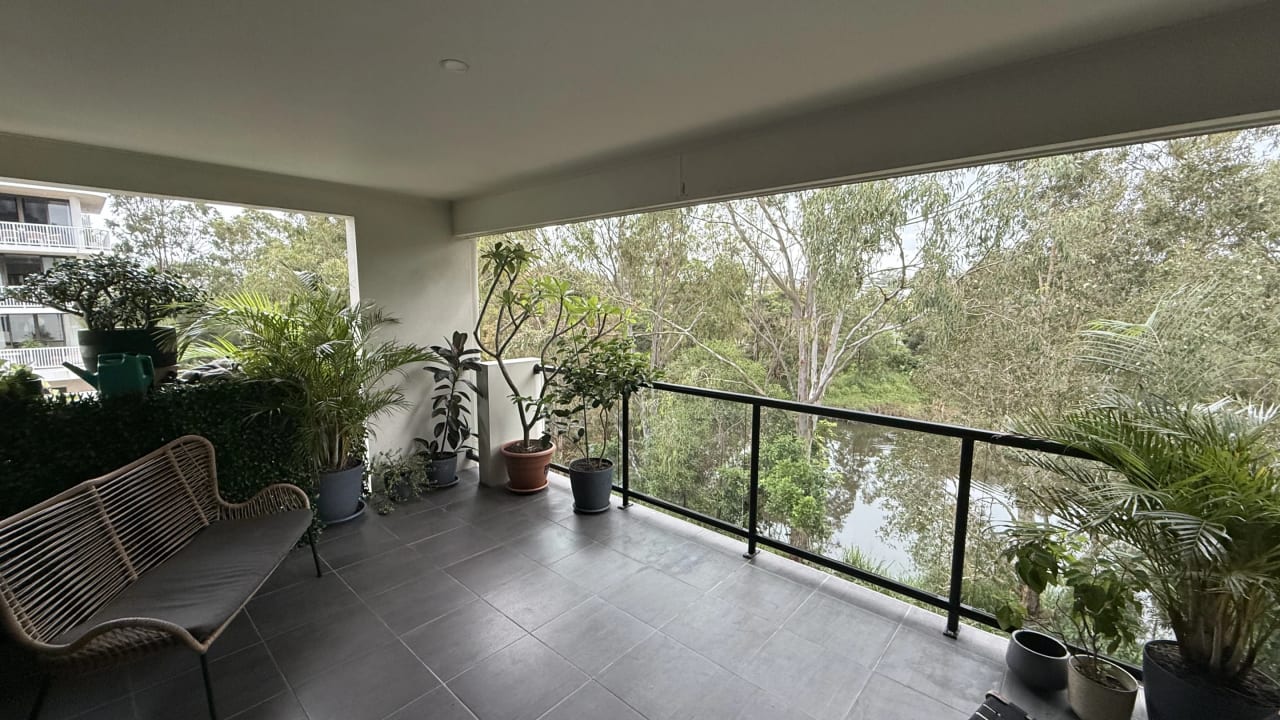 Furnished room with own bathroom