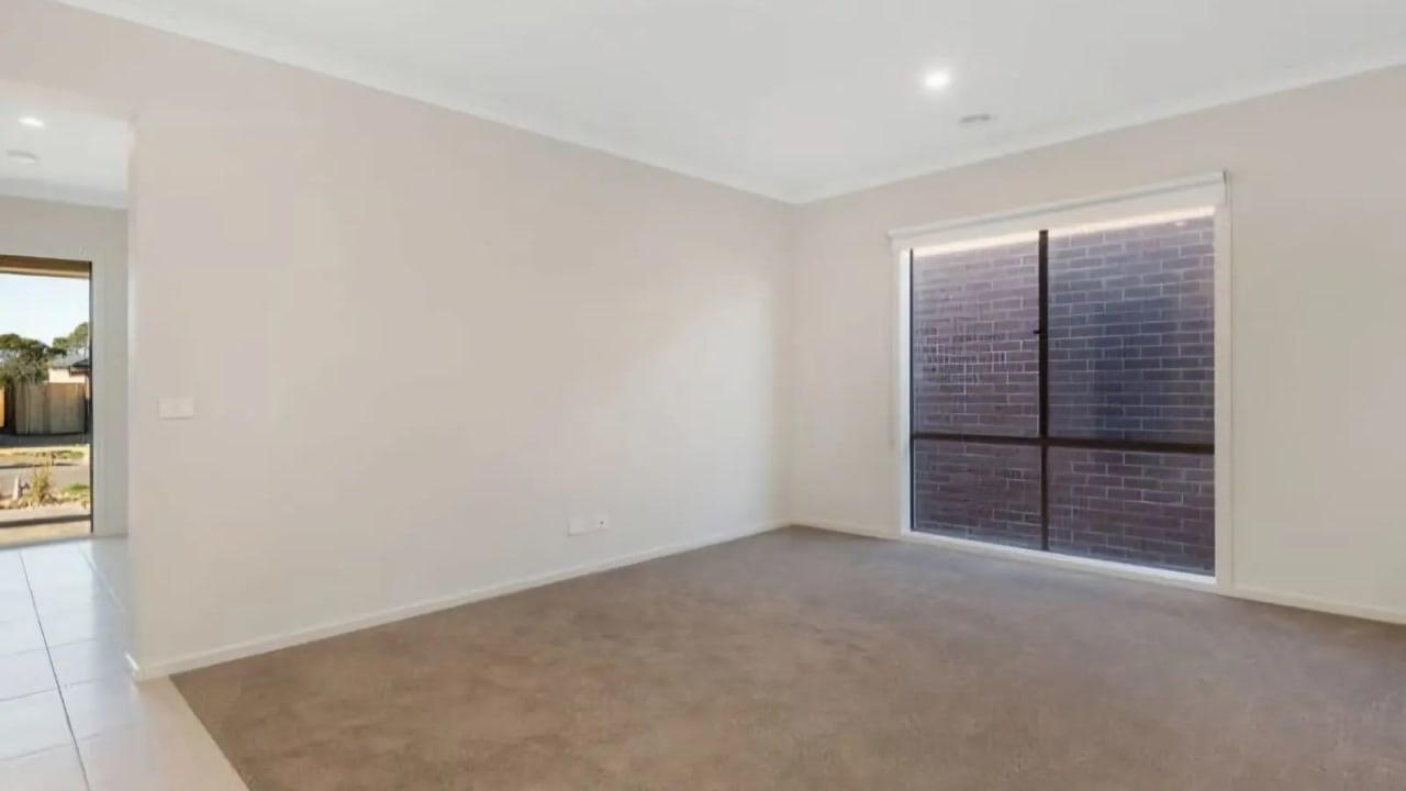 Unfurnished room in a share house