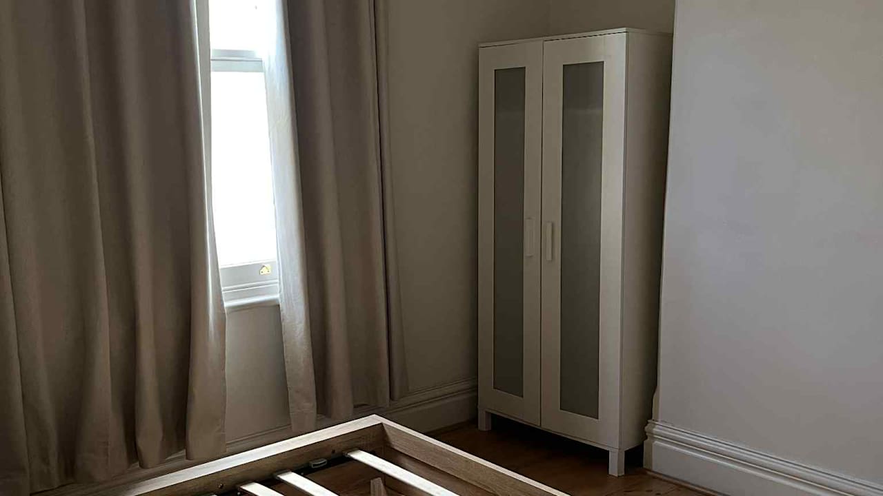 Room in a share house