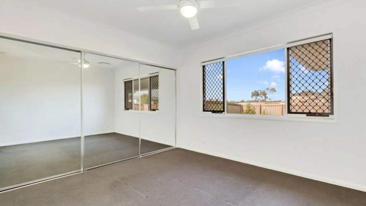 Unfurnished room in a share house