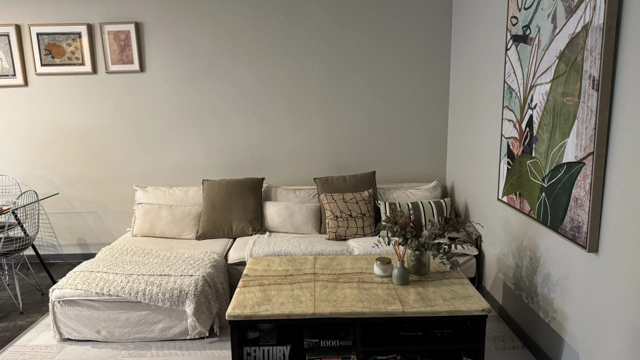 Furnished room in a flatshare