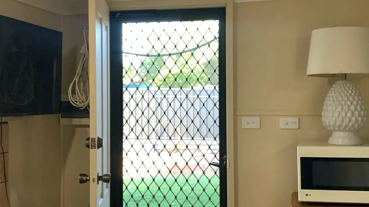 Furnished room studio flat for rent