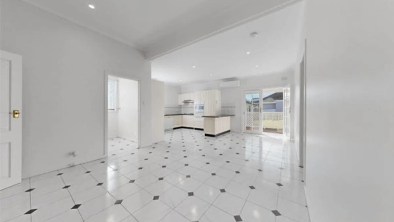 Whole property with 4 rooms for rent