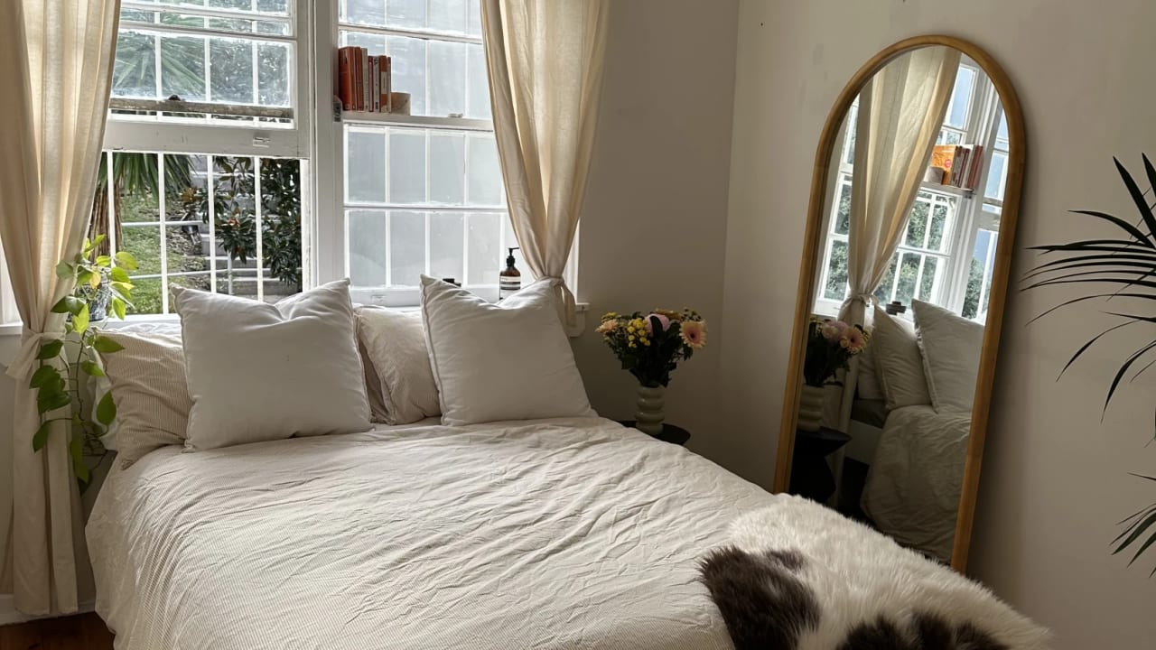 Furnished room in a share house