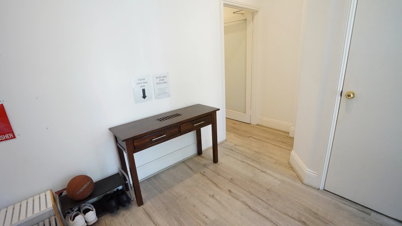 Furnished room in a share house