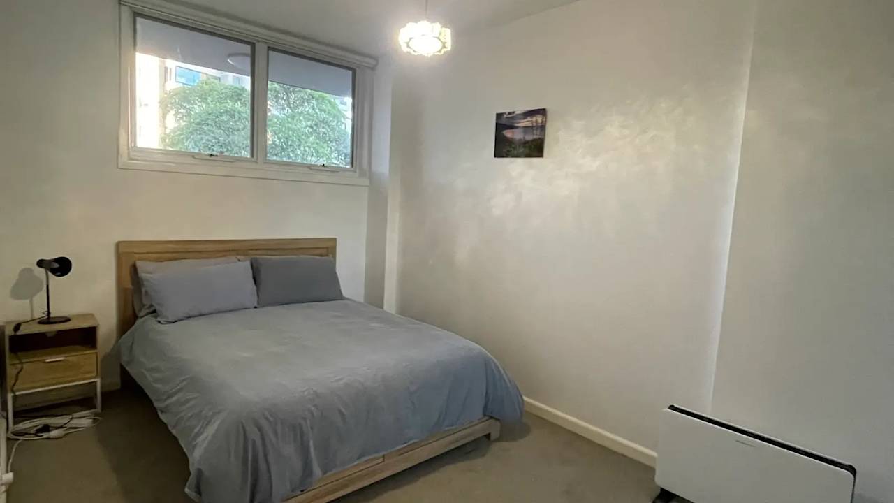 Furnished room in a flatshare