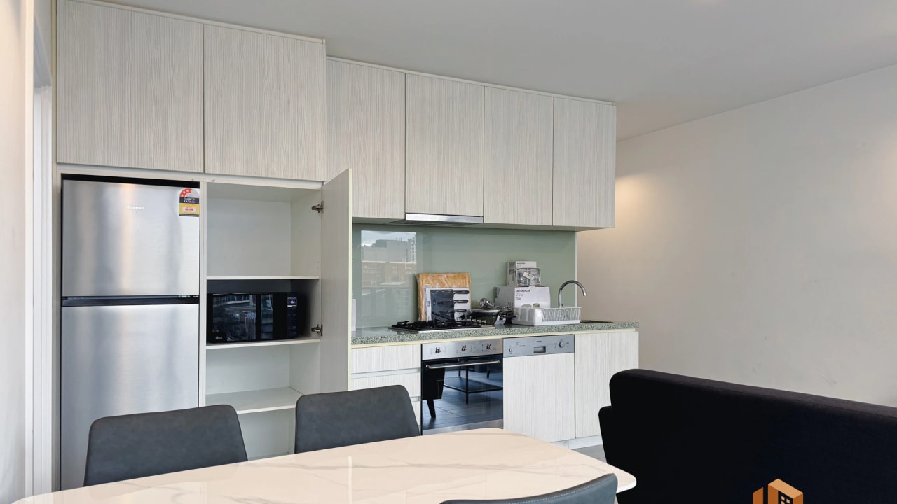 Furnished room with ensuite in a flatshare
