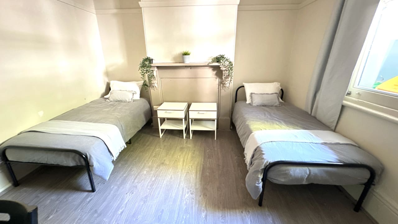 Furnished room in a flatshare