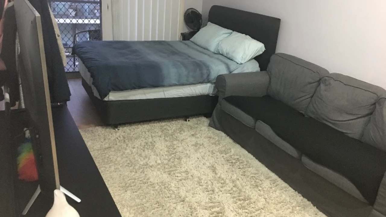 Room studio flat for rent