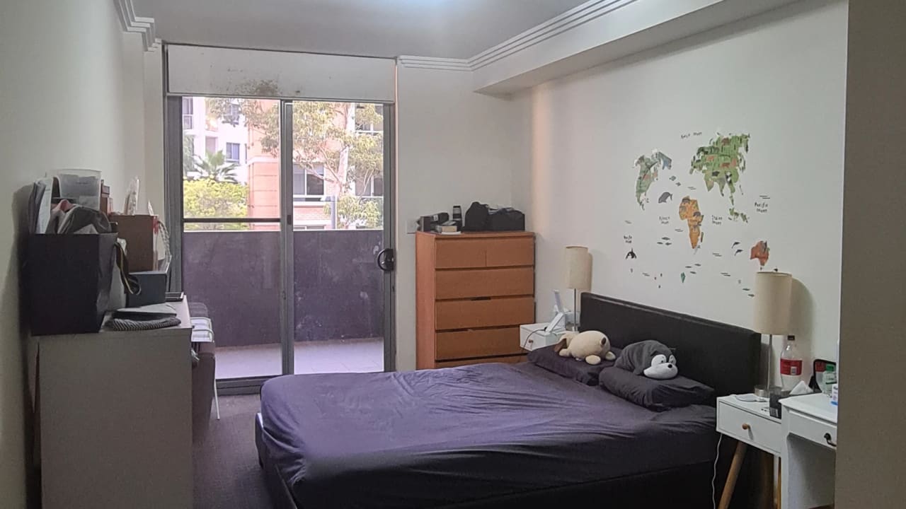 Furnished room with ensuite in a flatshare