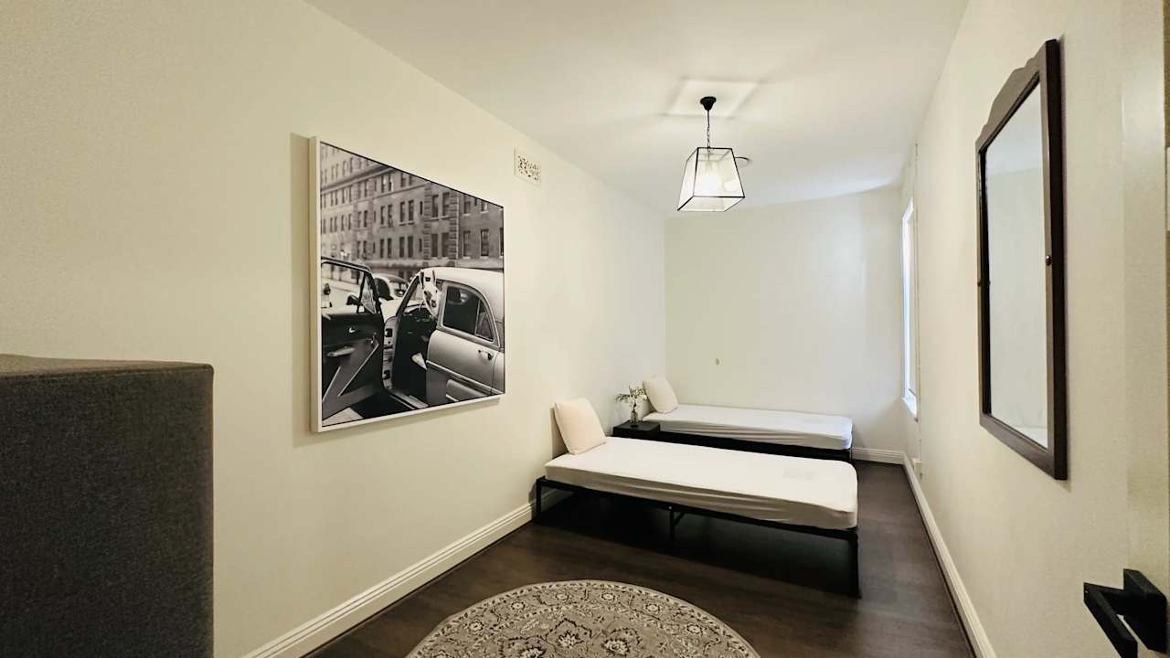 Furnished room in a share house