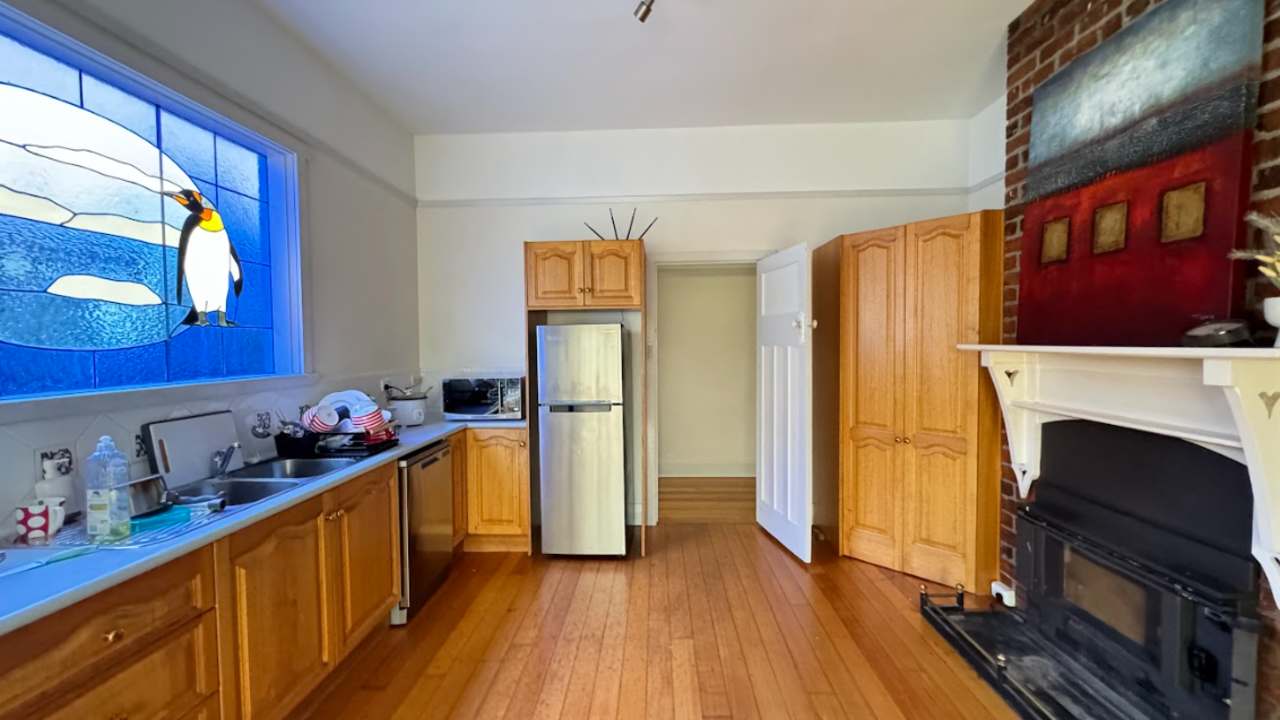 Furnished room in a share house