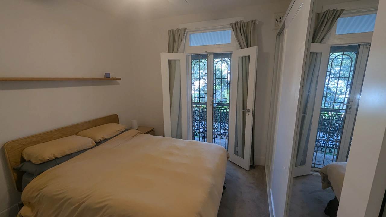 Room in a share house
