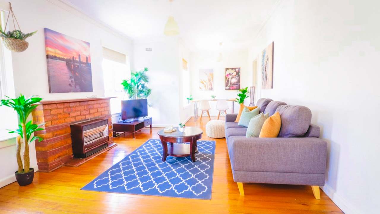 Whole property with 3 rooms for rent