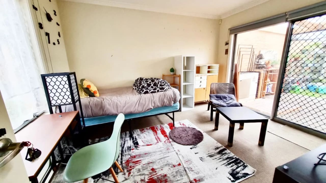 Furnished room in a share house