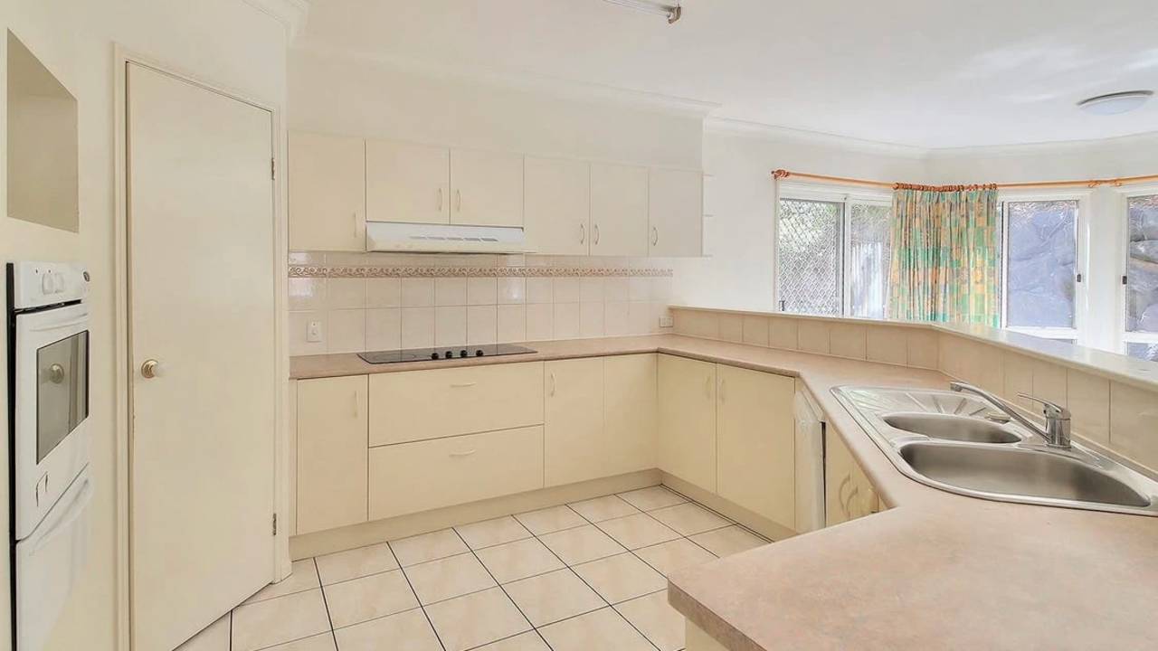 Unfurnished room in a share house