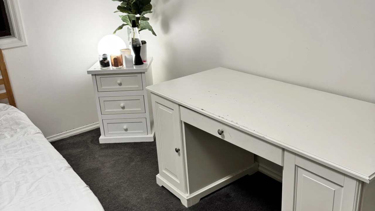 Furnished room in a share house