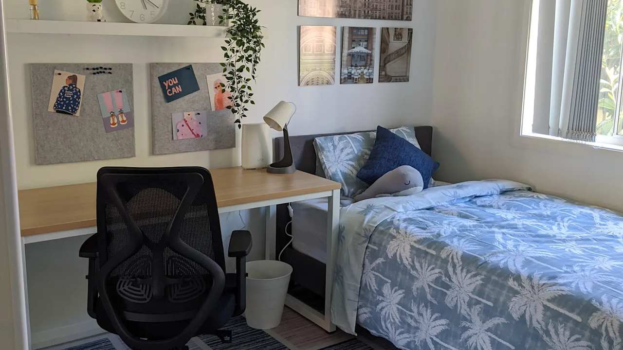 Furnished room in a share house