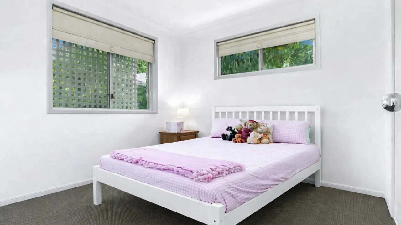 Unfurnished room in a flatshare